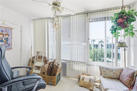 Condo in Seminole, Florida, 1 bedroom  № 2205763 - photo 12