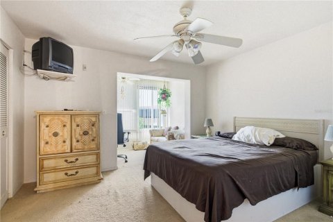 Condo in Seminole, Florida, 1 bedroom  № 2205763 - photo 9