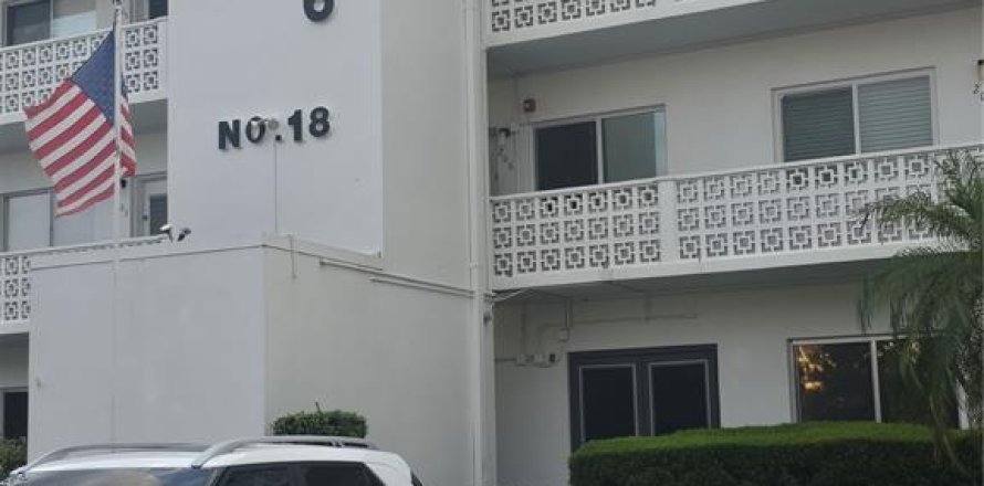 Condo in Seminole, Florida, 1 bedroom  № 2205763