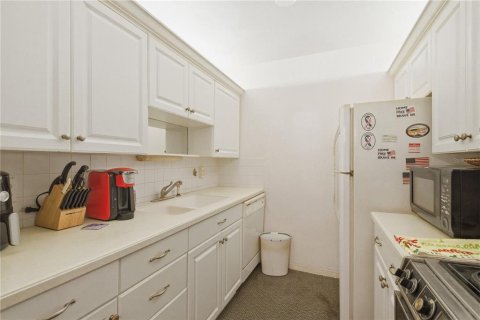 Condo in Seminole, Florida, 1 bedroom  № 2205763 - photo 8