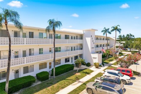 Condo in Seminole, Florida, 1 bedroom  № 2205763 - photo 15