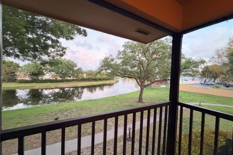 Appartement à louer à Miami Lakes, Floride: 2 chambres, 78.97 m2 № 2060261 - photo 26