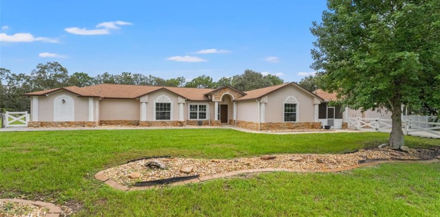 Casa en Brooksville, Florida 4 dormitorios, 238.2 m2 № 1826715
