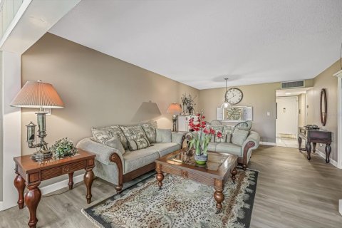 Condo in Fort Myers, Florida, 1 bedroom  № 1410220 - photo 25