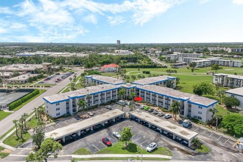 Condo in Fort Myers, Florida, 1 bedroom  № 1410220 - photo 4