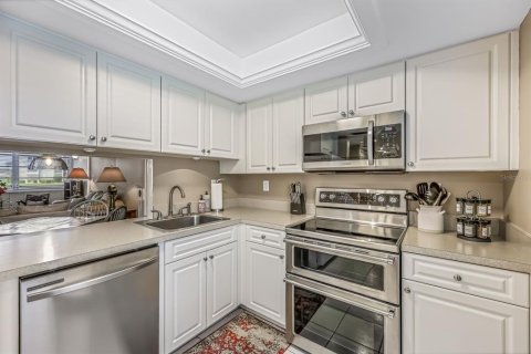 Condo in Fort Myers, Florida, 1 bedroom  № 1410220 - photo 13