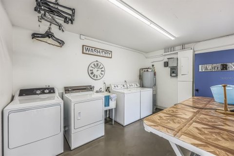 Condo in Fort Myers, Florida, 1 bedroom  № 1410220 - photo 17