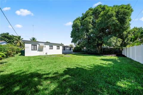 Villa ou maison à vendre à Miami Gardens, Floride: 3 chambres, 151.15 m2 № 1953904 - photo 25