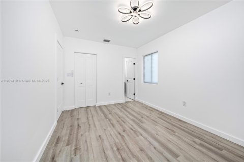 Villa ou maison à vendre à Miami Gardens, Floride: 3 chambres, 151.15 m2 № 1953904 - photo 14