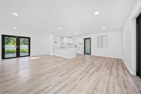 Villa ou maison à vendre à Miami Gardens, Floride: 3 chambres, 151.15 m2 № 1953904 - photo 5