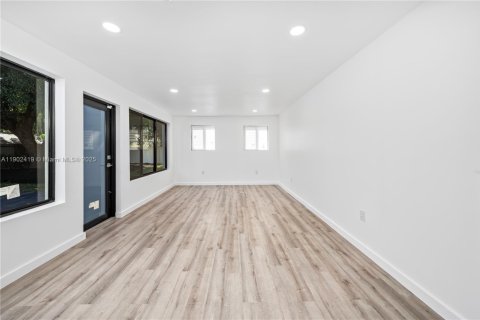 Villa ou maison à vendre à Miami Gardens, Floride: 3 chambres, 151.15 m2 № 1953904 - photo 10