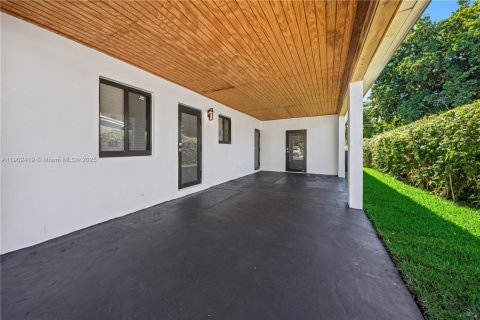 Villa ou maison à vendre à Miami Gardens, Floride: 3 chambres, 151.15 m2 № 1953904 - photo 20