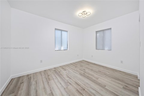 Villa ou maison à vendre à Miami Gardens, Floride: 3 chambres, 151.15 m2 № 1953904 - photo 13