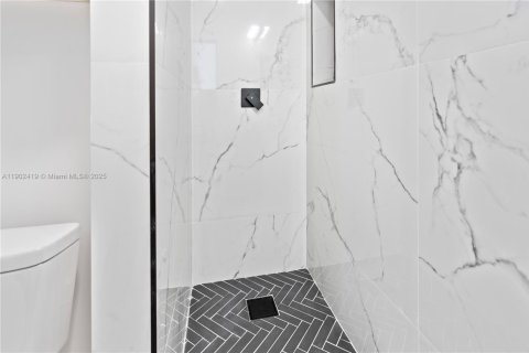 Villa ou maison à vendre à Miami Gardens, Floride: 3 chambres, 151.15 m2 № 1953904 - photo 18
