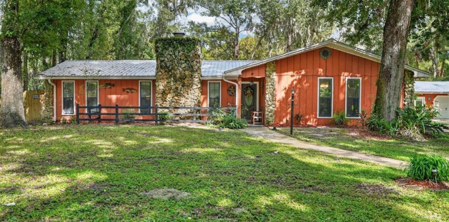 House in New Smyrna Beach, Florida 3 bedrooms, 186.27 sq.m. № 2416951