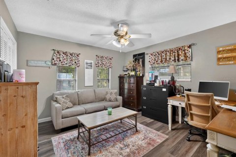 House in New Smyrna Beach, Florida 3 bedrooms, 186.27 sq.m. № 2416951 - photo 25