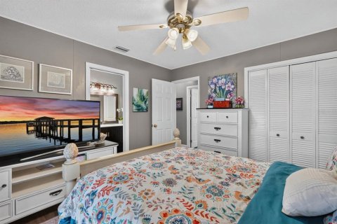 House in New Smyrna Beach, Florida 3 bedrooms, 186.27 sq.m. № 2416951 - photo 27