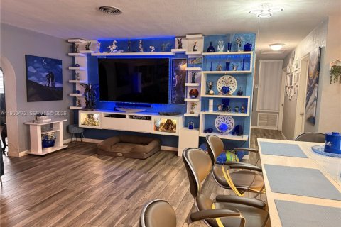 Купить виллу или дом в Хомстед, Флорида 3 спальни, 150.22м2, № 2005933 - фото 7