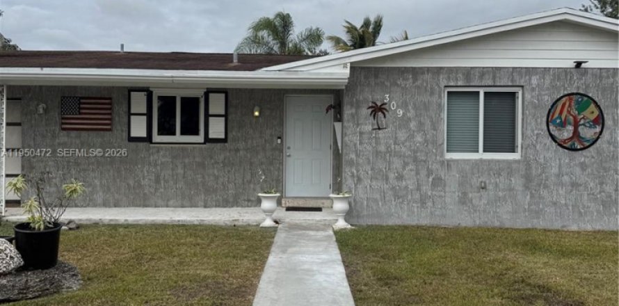 Дом в Хомстед, Флорида 3 спальни, 150.22м2 № 2005933