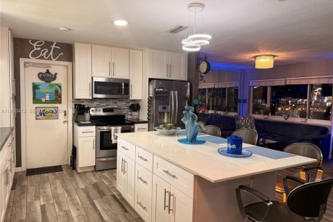 Купить виллу или дом в Хомстед, Флорида 3 спальни, 150.22м2, № 2005933 - фото 9