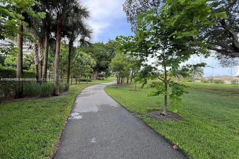 Copropriété à vendre à Hollywood, Floride: 2 chambres, 105.17 m2 № 1965834 - photo 25