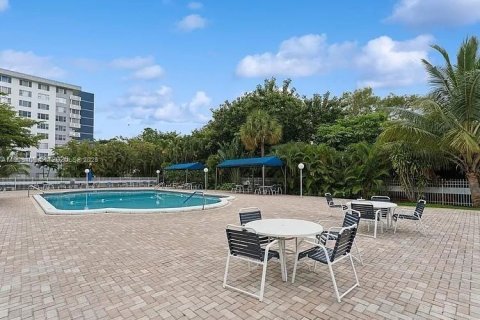 Copropriété à vendre à Hollywood, Floride: 2 chambres, 105.17 m2 № 1965834 - photo 21
