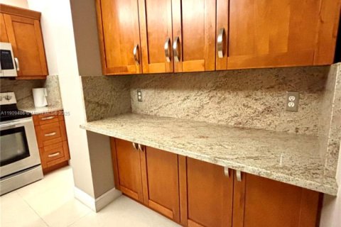 Купить кондоминиум в Холливуд, Флорида 2 спальни, 105.17м2, № 1965834 - фото 10