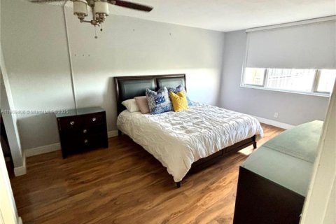 Купить кондоминиум в Холливуд, Флорида 2 спальни, 105.17м2, № 1965834 - фото 11