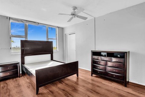 Copropriété à vendre à Hollywood, Floride: 2 chambres, 105.17 m2 № 1965834 - photo 30