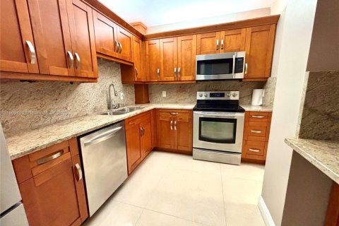 Купить кондоминиум в Холливуд, Флорида 2 спальни, 105.17м2, № 1965834 - фото 9