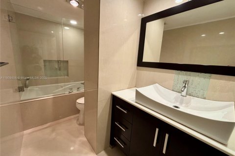 Купить кондоминиум в Холливуд, Флорида 2 спальни, 105.17м2, № 1965834 - фото 16