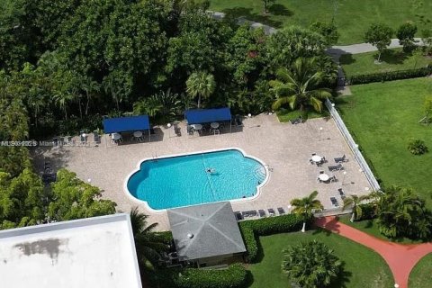 Copropriété à vendre à Hollywood, Floride: 2 chambres, 105.17 m2 № 1965834 - photo 24