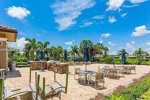 Copropriété à vendre à Hollywood, Floride: 2 chambres, 105.17 m2 № 1965834 - photo 20