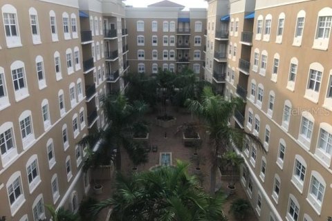 Condominio en alquiler en Sarasota, Florida, 2 dormitorios, 97.64 m2 № 1771328 - foto 11