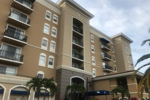 Condominio en alquiler en Sarasota, Florida, 2 dormitorios, 97.64 m2 № 1771328 - foto 1