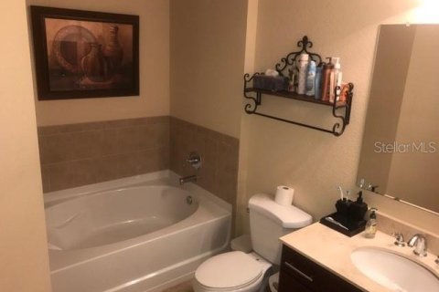 Condominio en alquiler en Sarasota, Florida, 2 dormitorios, 97.64 m2 № 1771328 - foto 5