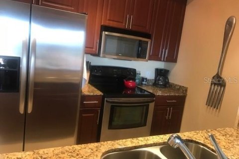 Condominio en alquiler en Sarasota, Florida, 2 dormitorios, 97.64 m2 № 1771328 - foto 3