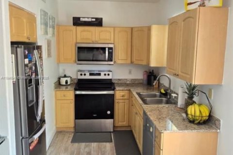 Adosado en venta en Hialeah, Florida, 3 dormitorios, 123.37 m2 № 1948693 - foto 15