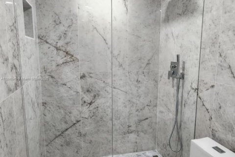 Adosado en venta en Hialeah, Florida, 3 dormitorios, 123.37 m2 № 1948693 - foto 30