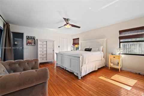 House in Weston, Florida 4 bedrooms, 226.68 sq.m. № 1989939 - photo 13