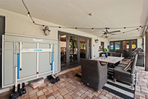 House in Weston, Florida 4 bedrooms, 226.68 sq.m. № 1989939 - photo 25