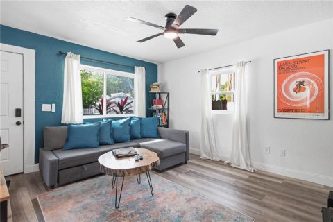 Immobilier commercial à vendre à Clearwater, Floride: 111.67 m2 № 2432711 - photo 6