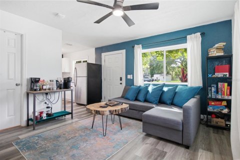 Immobilier commercial à vendre à Clearwater, Floride: 111.67 m2 № 2432711 - photo 5