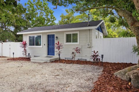 Immobilier commercial à vendre à Clearwater, Floride: 111.67 m2 № 2432711 - photo 3