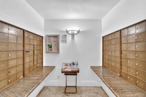 Снять в аренду кондоминиум в Серфсайд, Флорида 1 спальня, 84.08м2, № 1969503 - фото 7