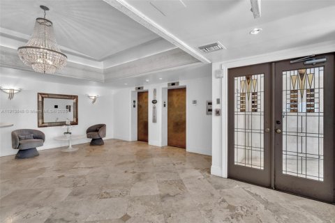 Снять в аренду кондоминиум в Серфсайд, Флорида 1 спальня, 84.08м2, № 1969503 - фото 6