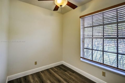 House in Davie, Florida 3 bedrooms, 128.39 sq.m. № 1854915 - photo 14