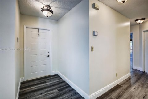 House in Davie, Florida 3 bedrooms, 128.39 sq.m. № 1854915 - photo 7