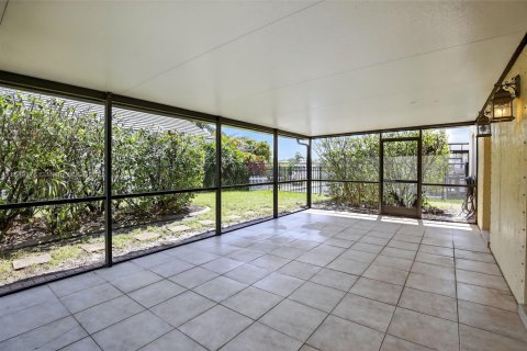 House in Davie, Florida 3 bedrooms, 128.39 sq.m. № 1854915 - photo 30