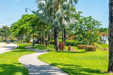 Townhouse in Homestead, Florida 3 bedrooms, 132.66 sq.m. № 1956840 - photo 7